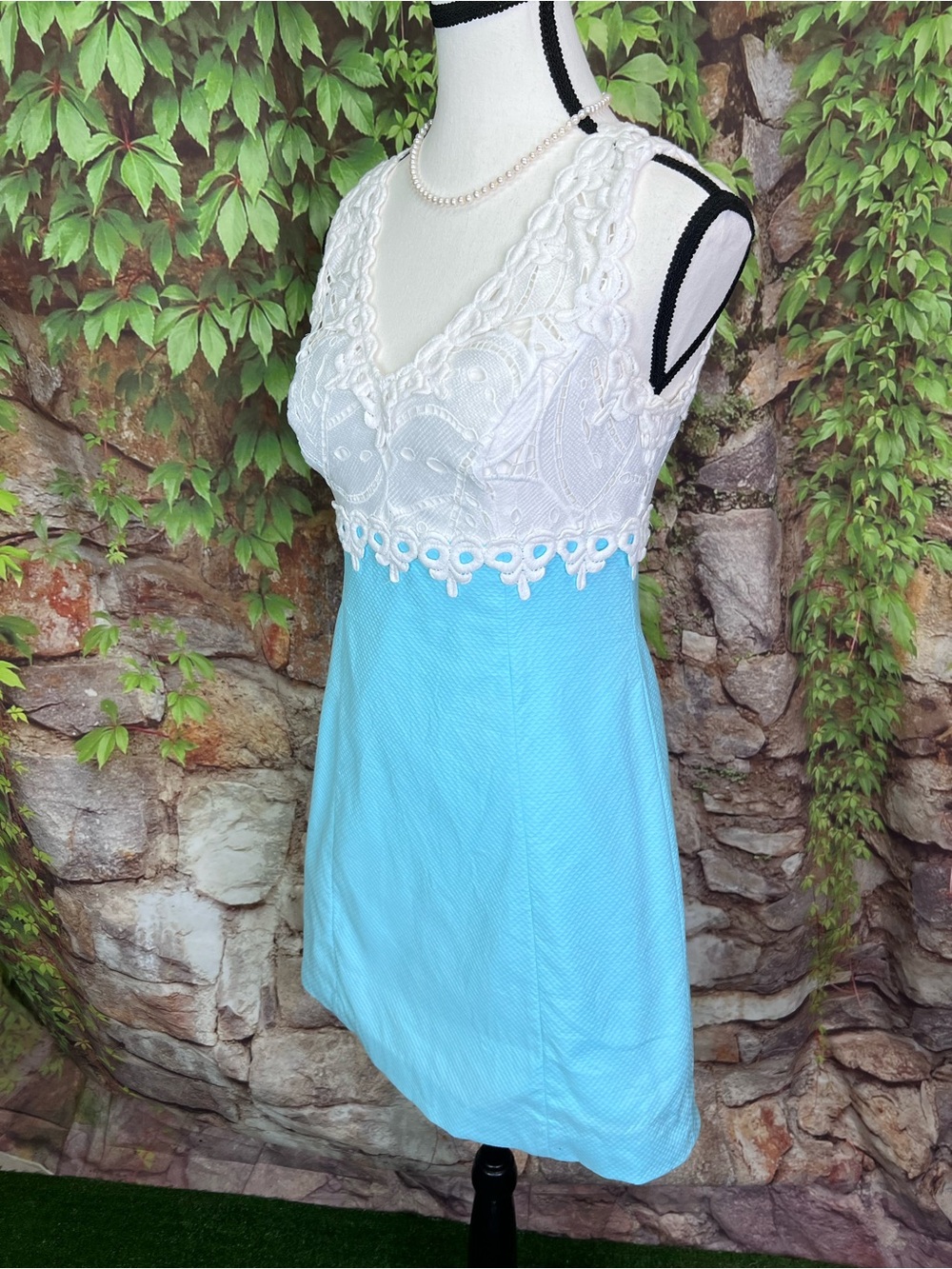 LILLY PULITZER Lace Topped Turquoise and White Sleeveless Tank Mini Dress, 0 - Picture 4 of 11